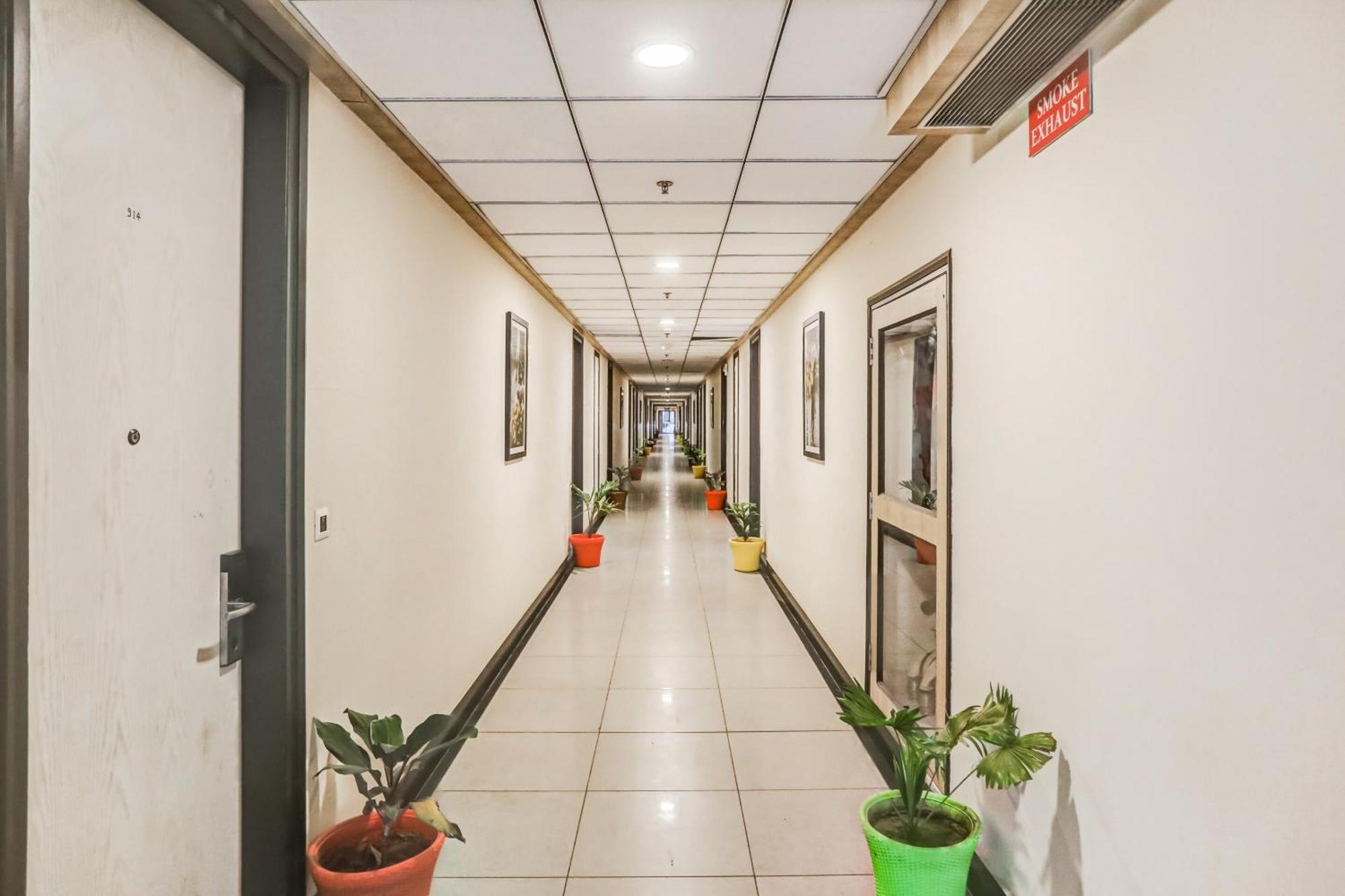 Collection O Limewood Stay Gurgaon Exterior photo